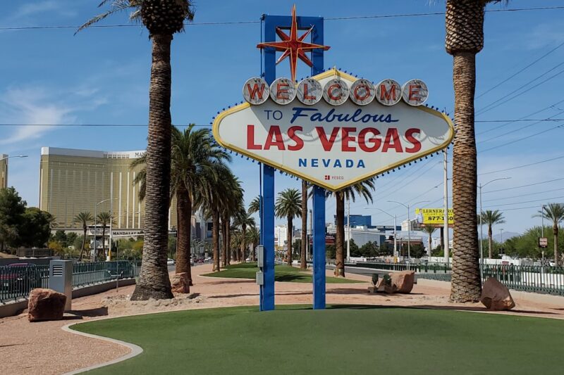 Ultimate Las Vegas Guide: Top Things for First-Timers