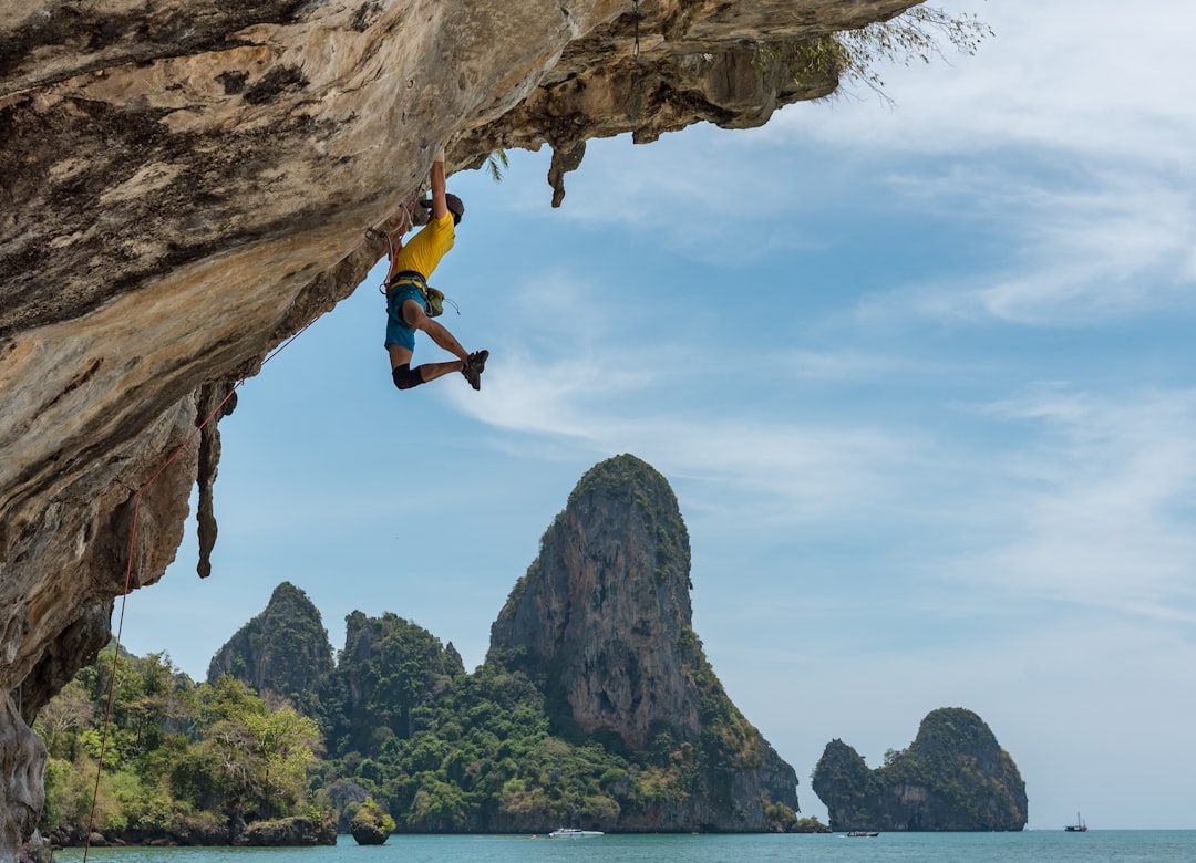 Photo Rock climbing