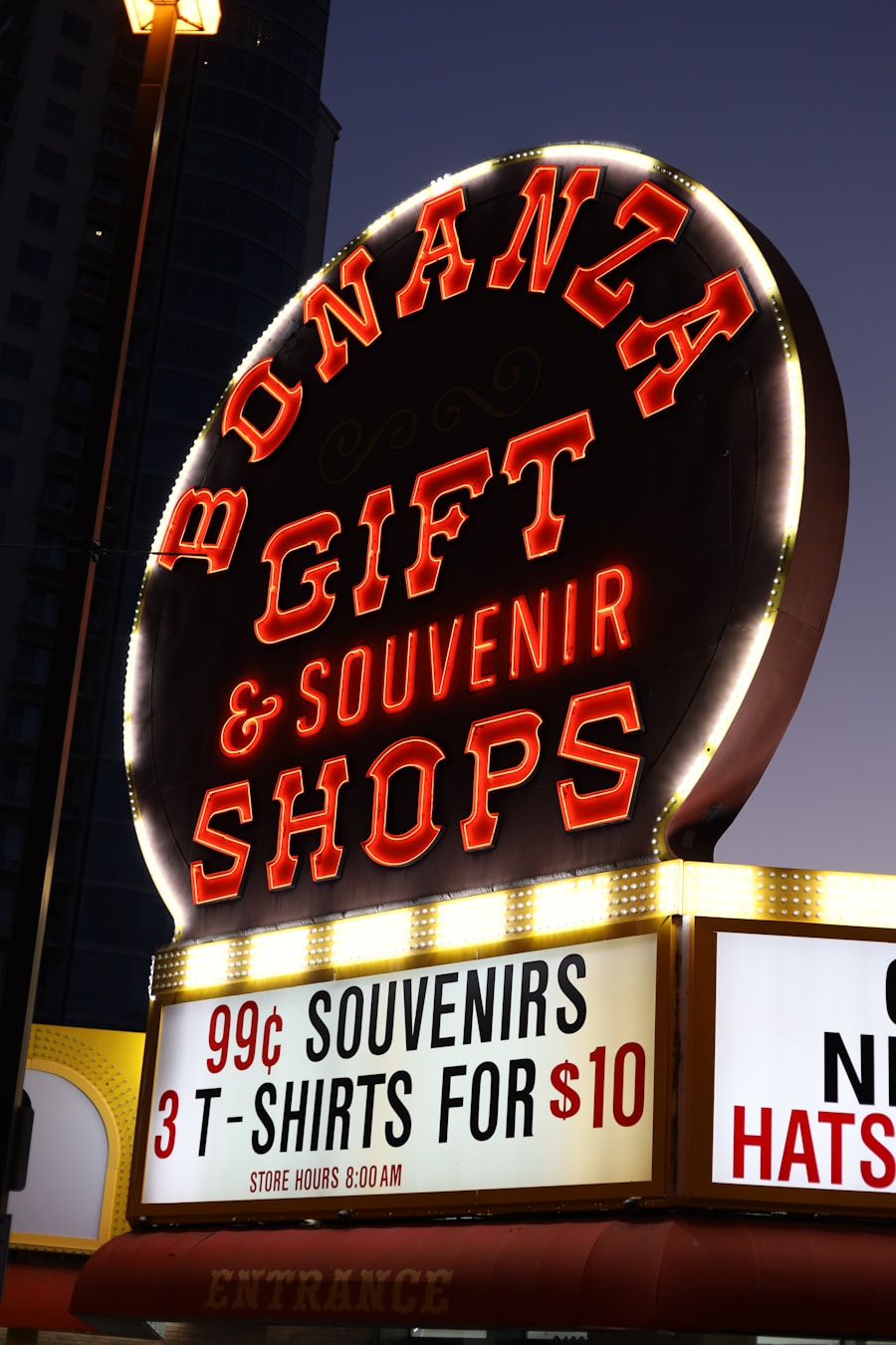 Photo "best place to buy las vegas souvenirs"