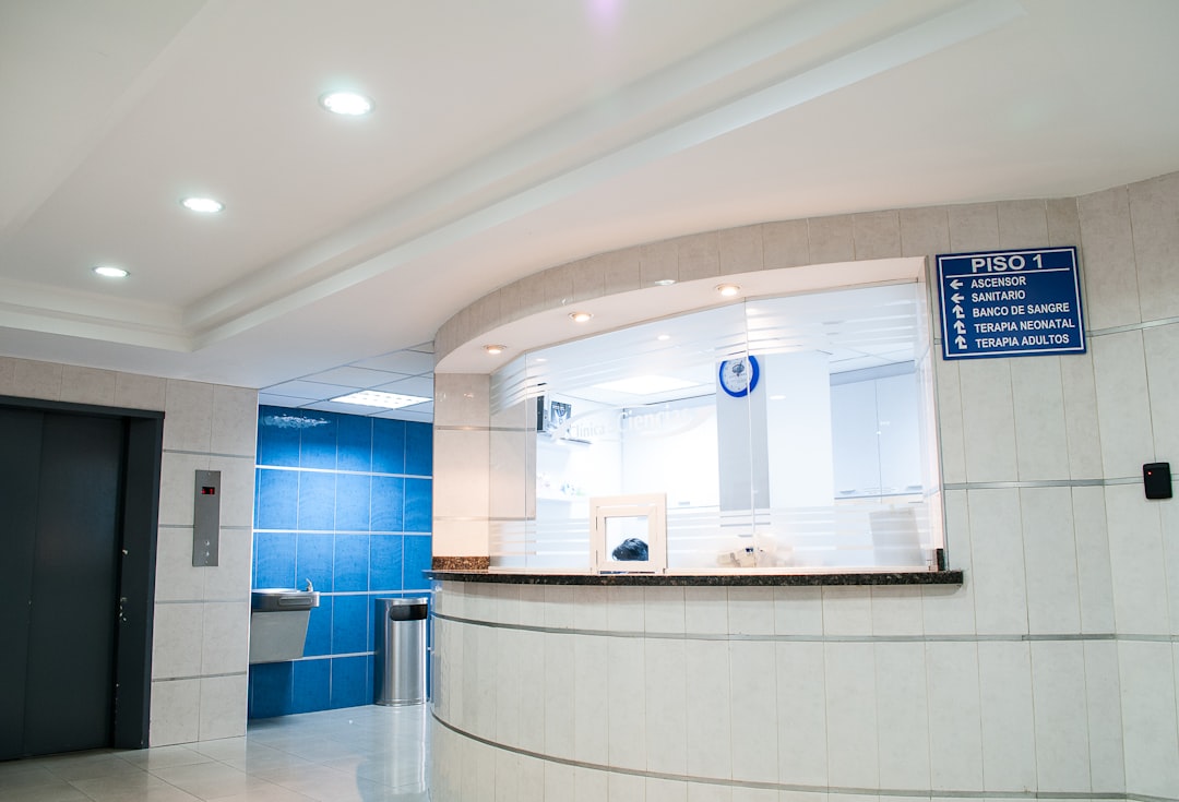 Photo Hospital entrance